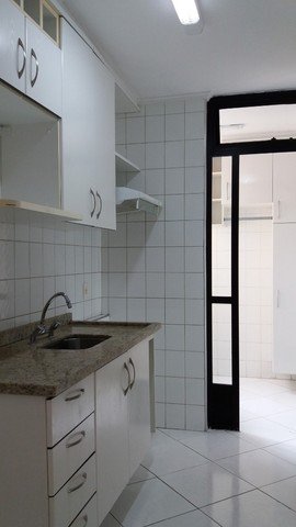 Apartamento à venda com 2 quartos, 64m² - Foto 11