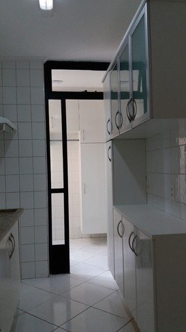 Apartamento à venda com 2 quartos, 64m² - Foto 3