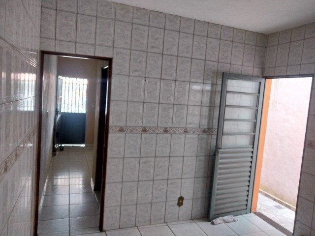 Casa à venda com 2 quartos, 80m² - Foto 3