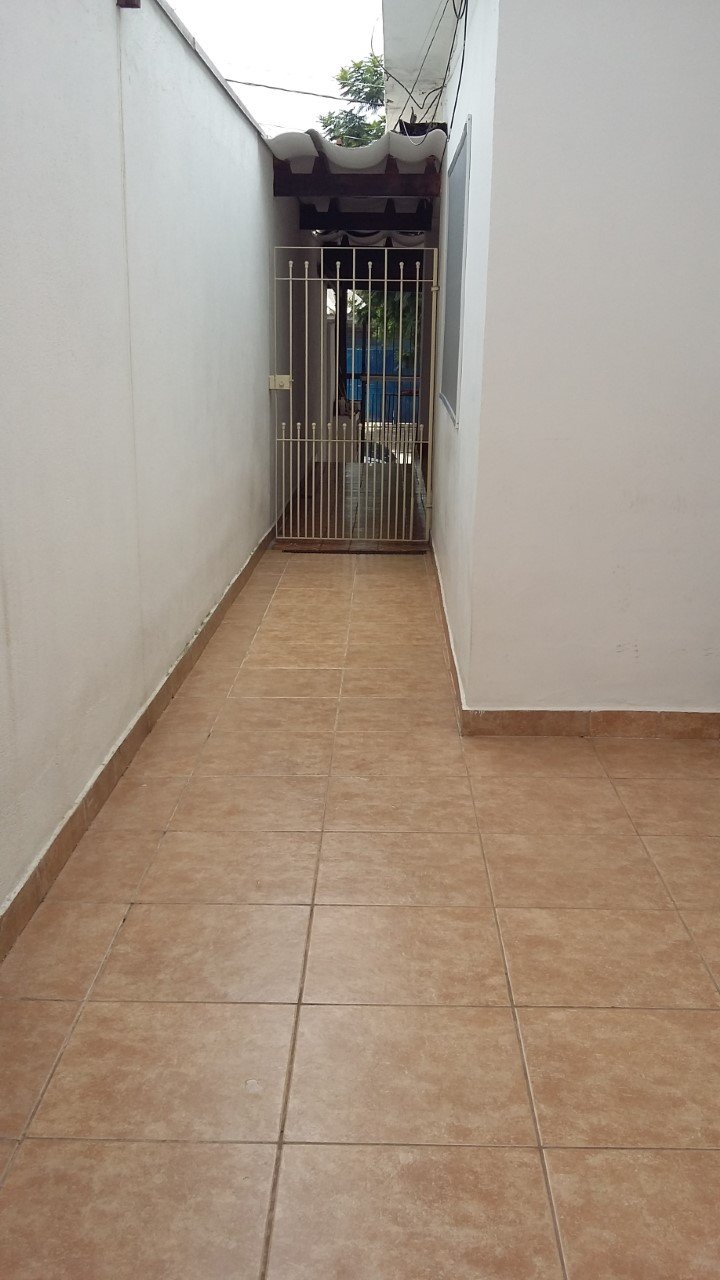 Casa à venda com 5 quartos, 180m² - Foto 3