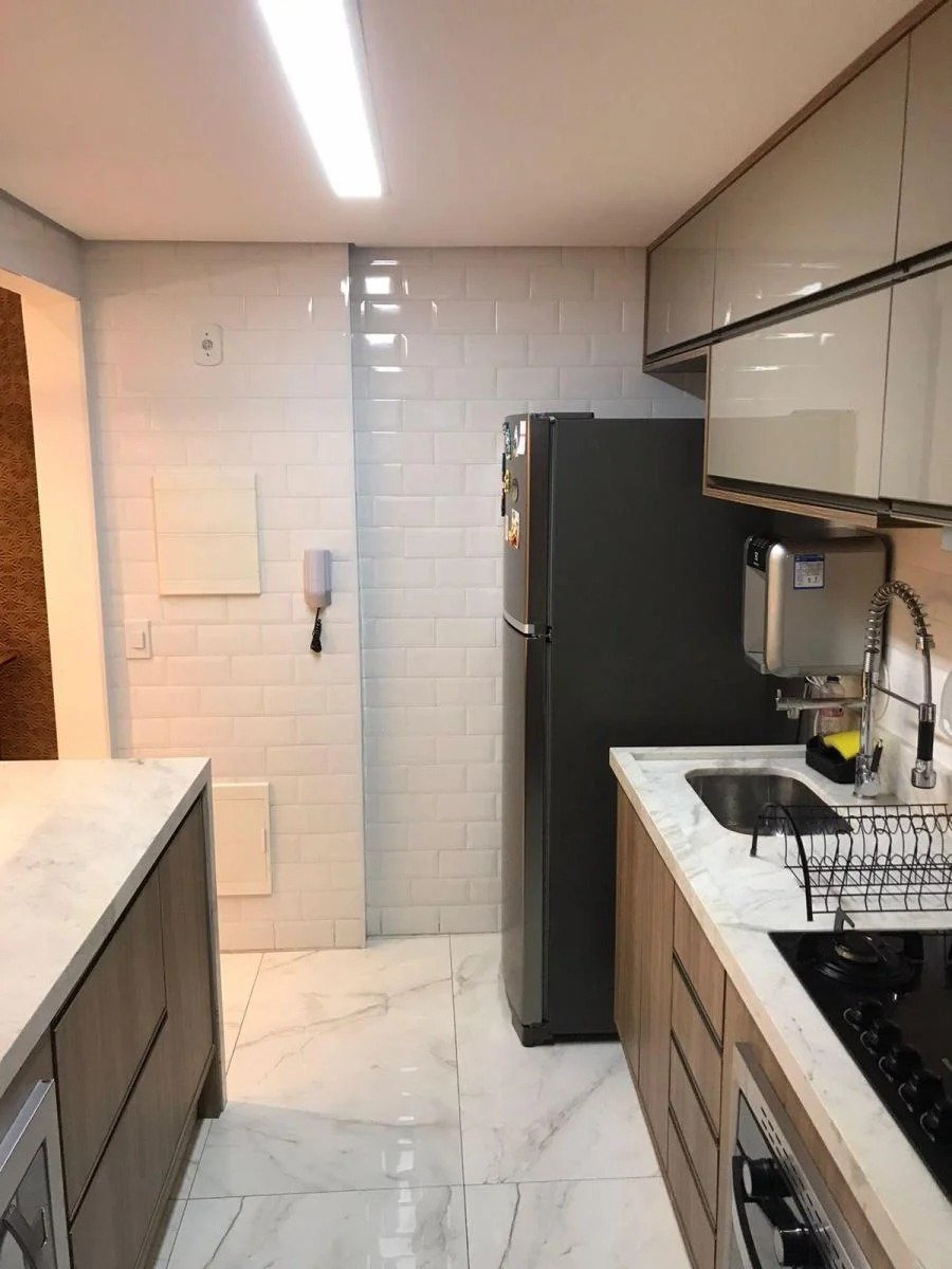 Apartamento à venda com 3 quartos, 98m² - Foto 2