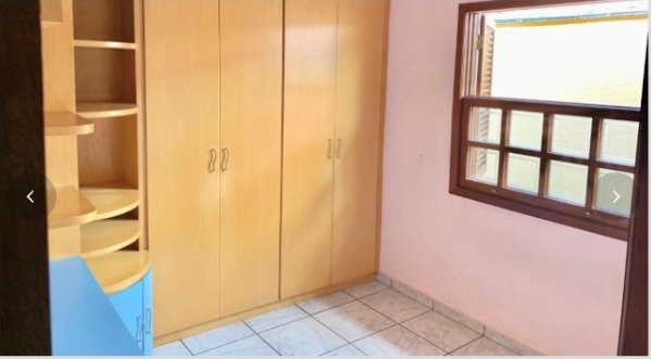 Casa à venda com 3 quartos, 200m² - Foto 1