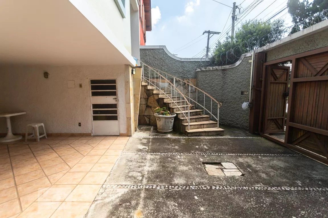 Casa à venda com 2 quartos, 200m² - Foto 3