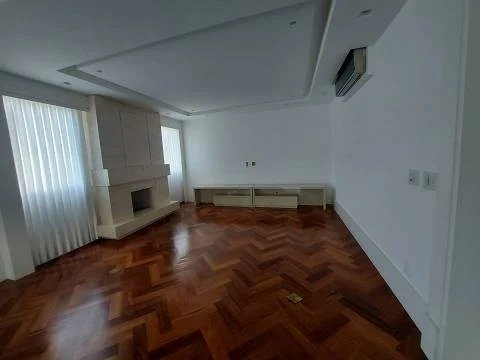 Apartamento para alugar com 4 quartos, 360m² - Foto 2