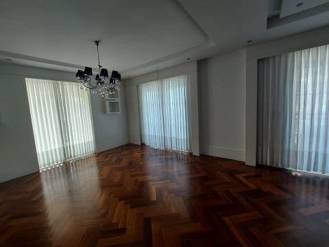 Apartamento para alugar com 4 quartos, 360m² - Foto 1