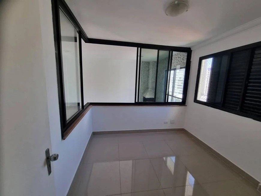 Apartamento à venda com 3 quartos, 100m² - Foto 2