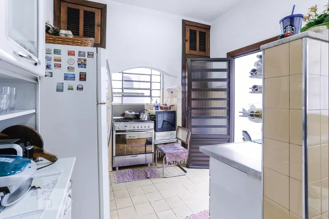 Casa à venda com 4 quartos, 300m² - Foto 16