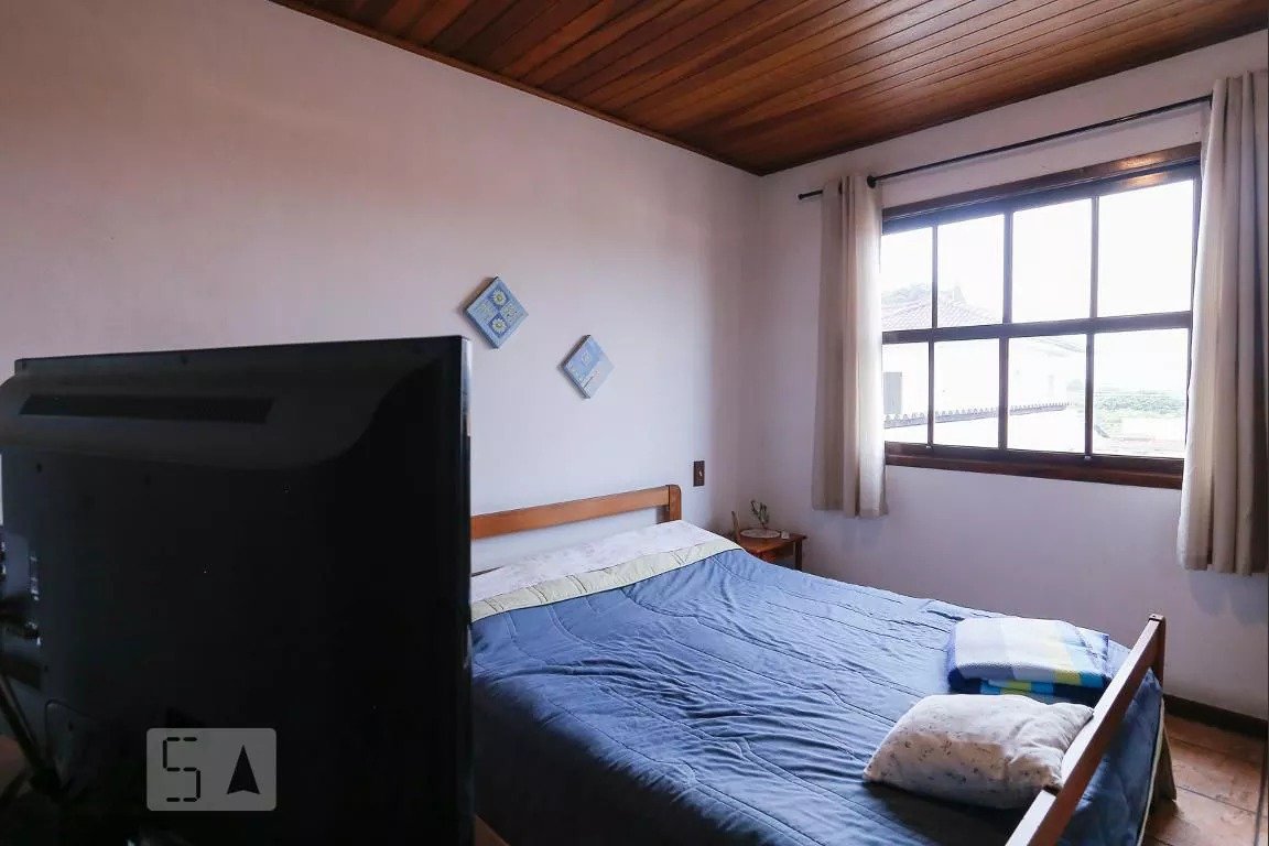 Casa à venda com 4 quartos, 300m² - Foto 3