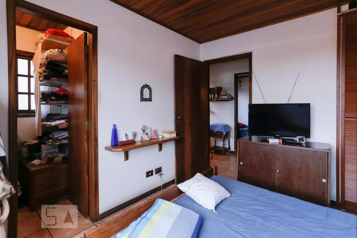 Casa à venda com 4 quartos, 300m² - Foto 2