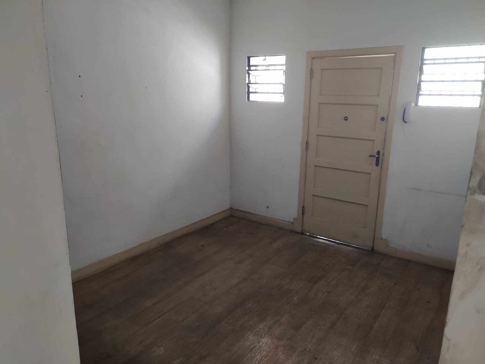 Casa à venda com 1 quarto, 325m² - Foto 4