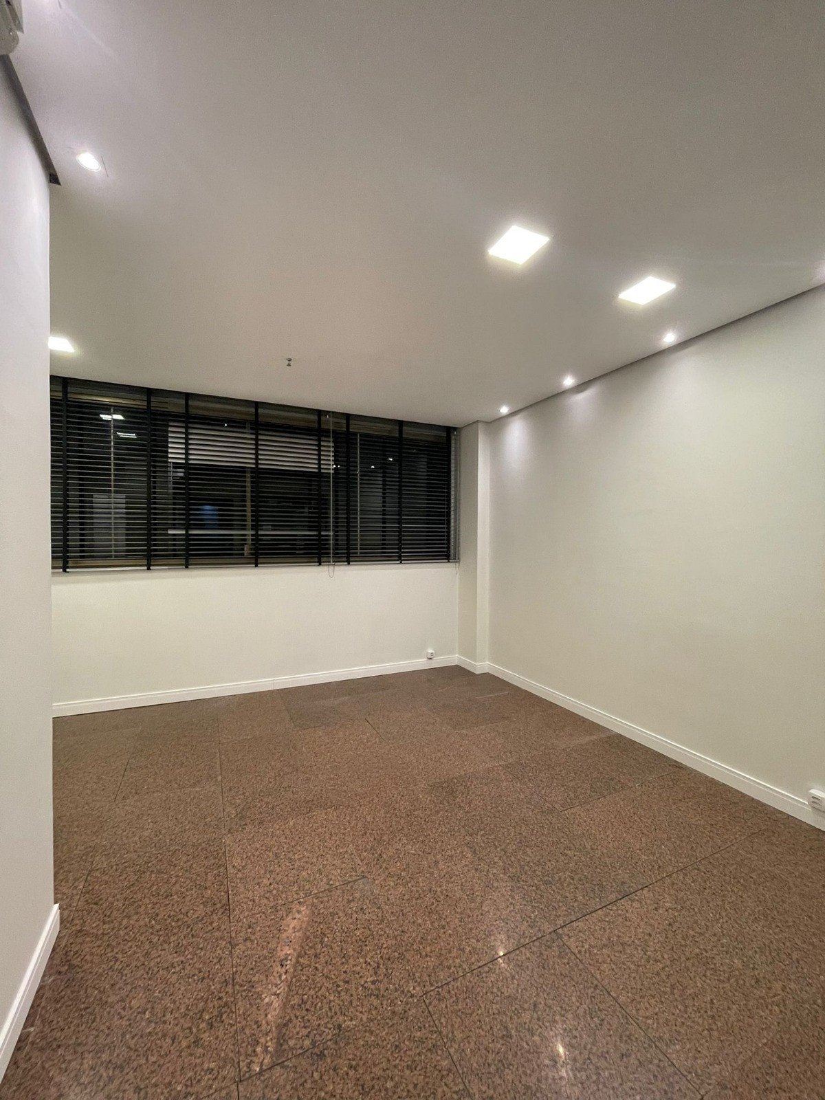 comercial com 1 vaga(s) - Alphaville, São Paulo / SP